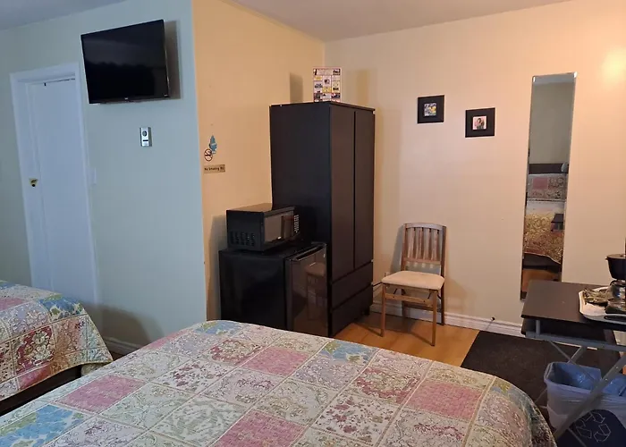 Three Island Motel