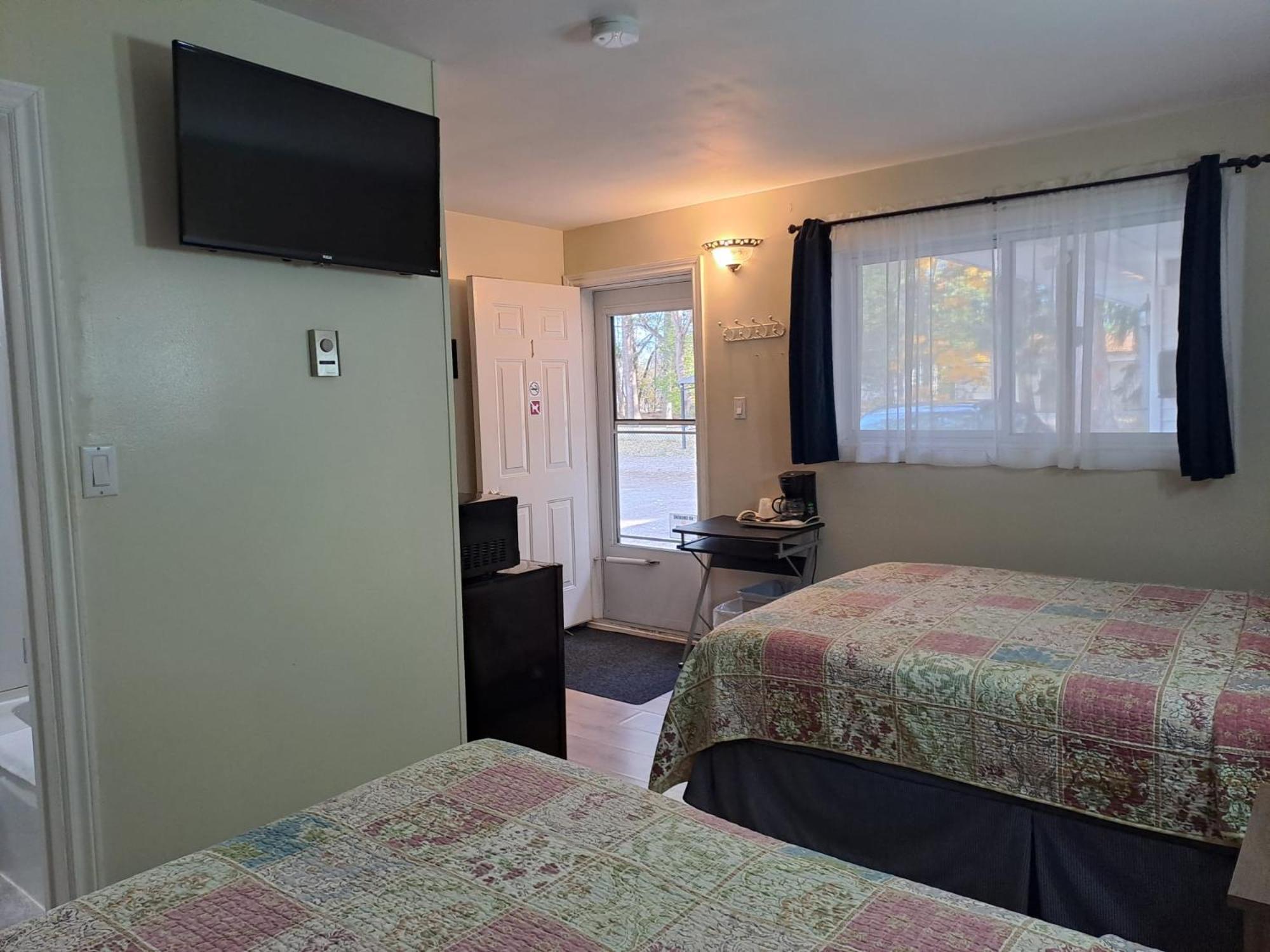 Three Island Motel Bobcaygeon